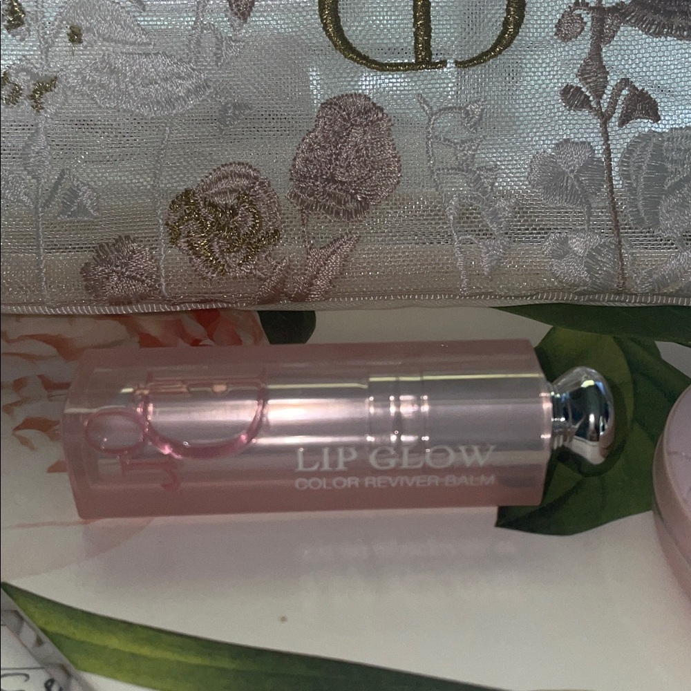 Dior Pink and Gold Cosmetic Collection - Picture 7 of 7
